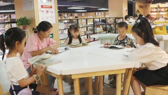 玖联优配 湖南新宁：书香消暑成“新风尚”